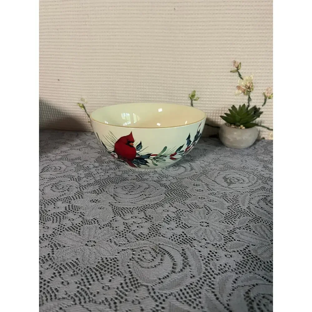 Lenox Winter Greetings Cardinal Bowl 7 in Ivory Gold Trim Holly Berry Christmas